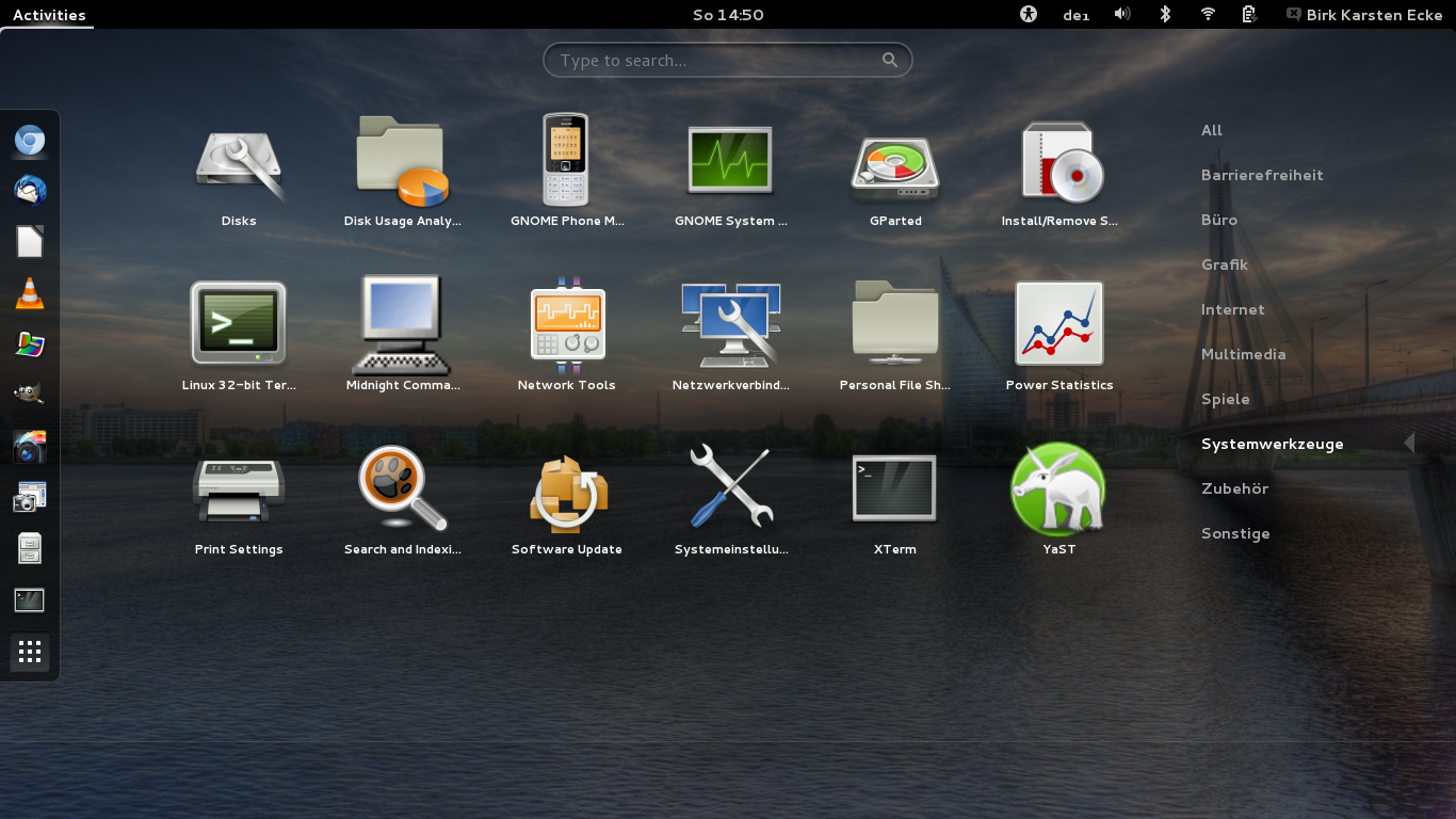 Bild: Der GNOME 3 Desktop von openSuSE auf einem Acer Aspire One 756.