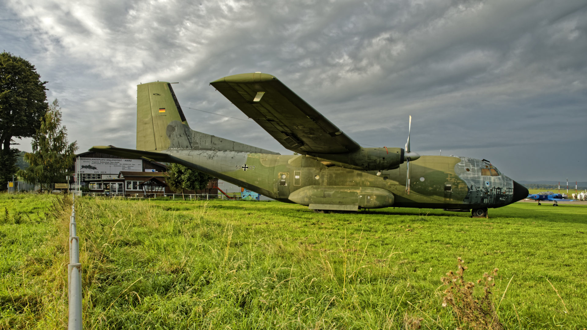 Fototour: Die Transall C160D 50+07 der Bundeswehr auf dem Flugplatz ...