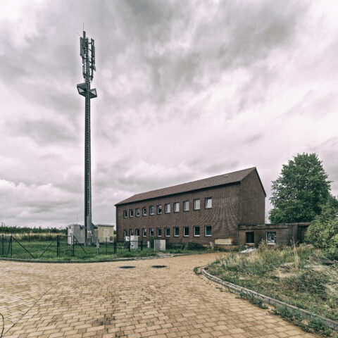 Bild: Die Ruinen der Küstenfunkstelle Rügen Radio in Glowe. Aufnahme von September 2019. Klicken Sie auf das Bild um es zu vergrößern.
