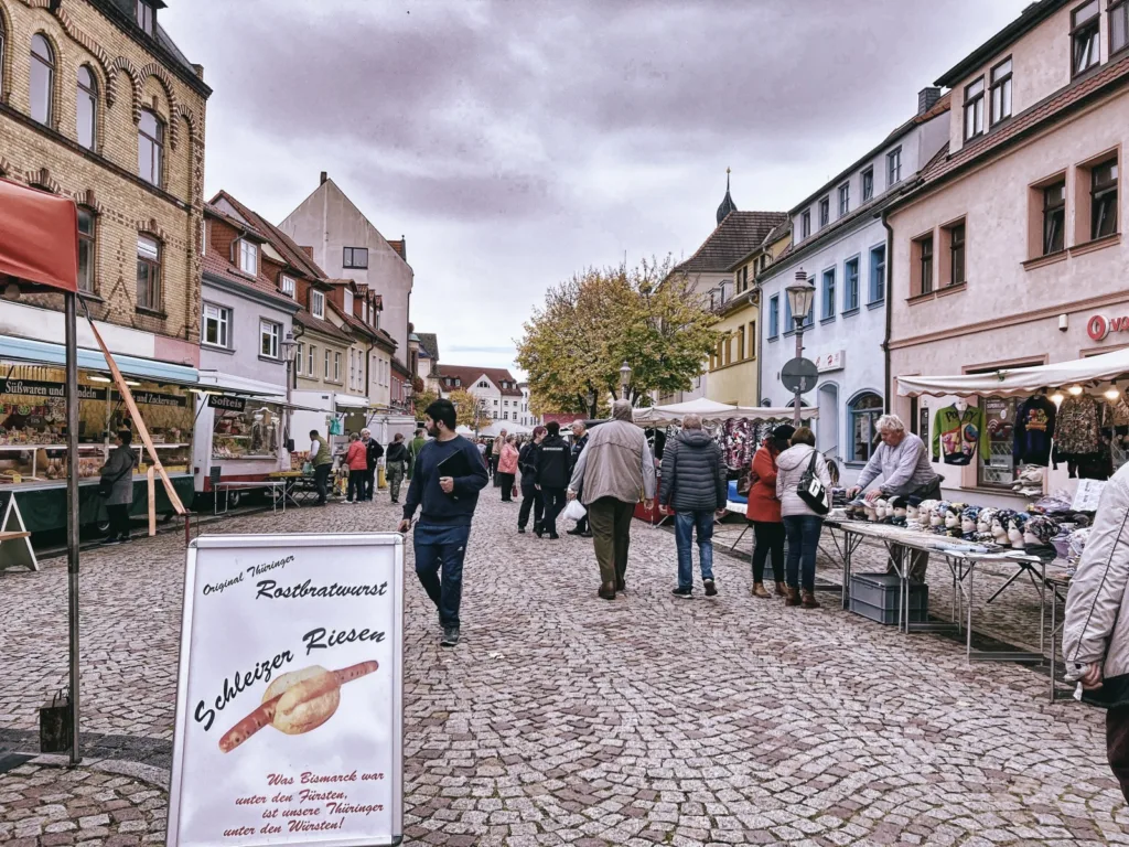 Bild: Impressionen vom Zwiebelmarkt 2022 in der Wipperstadt Hettstedt. Klicken Sie auf das Bild um es zu vergrößern. Bild: Impressionen vom Zwiebelmarkt 2022 in der Wipperstadt Hettstedt. Klicken Sie auf das Bild um es zu vergrößern.
